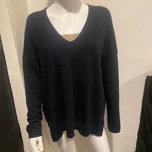 Vince 100% cashmere Weekend V-Neck Sweater navy blue size Medium